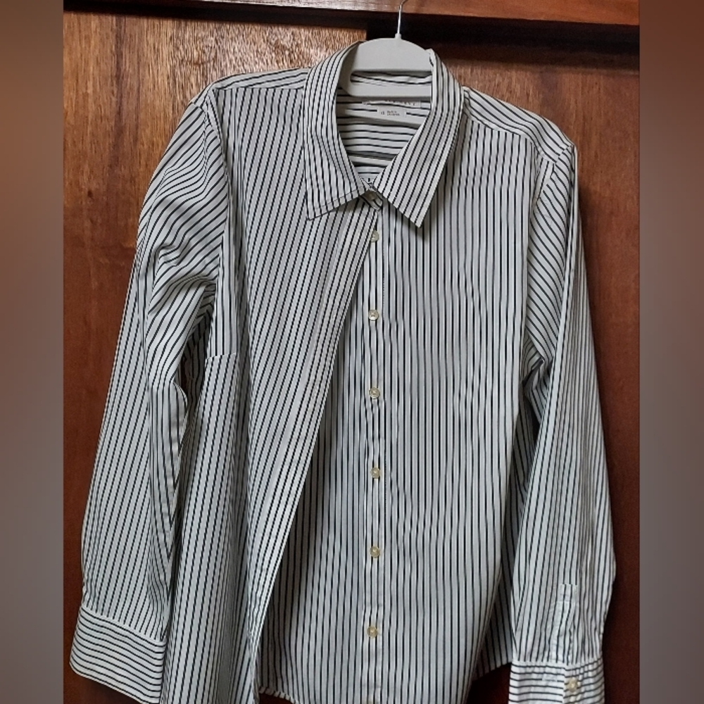 Old Navy  Woman's Blouse